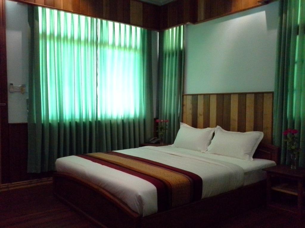 Cassiopeia Hotel Nyaung Shwe Exterior photo