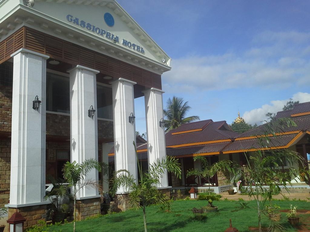 Cassiopeia Hotel Nyaung Shwe Exterior photo