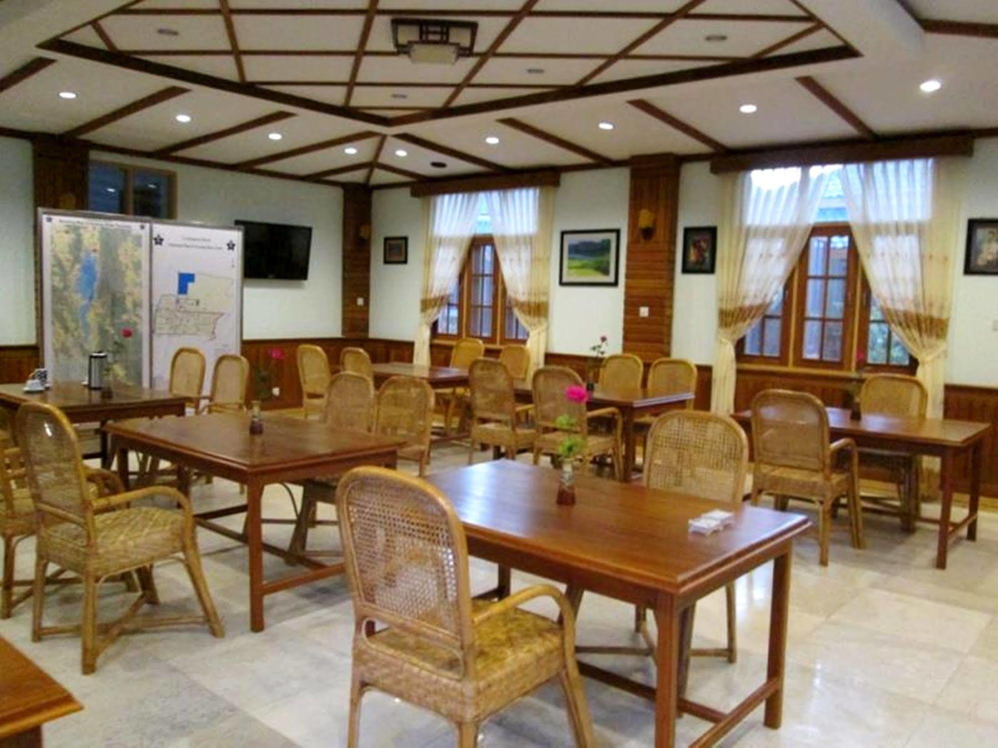 Cassiopeia Hotel Nyaung Shwe Exterior photo