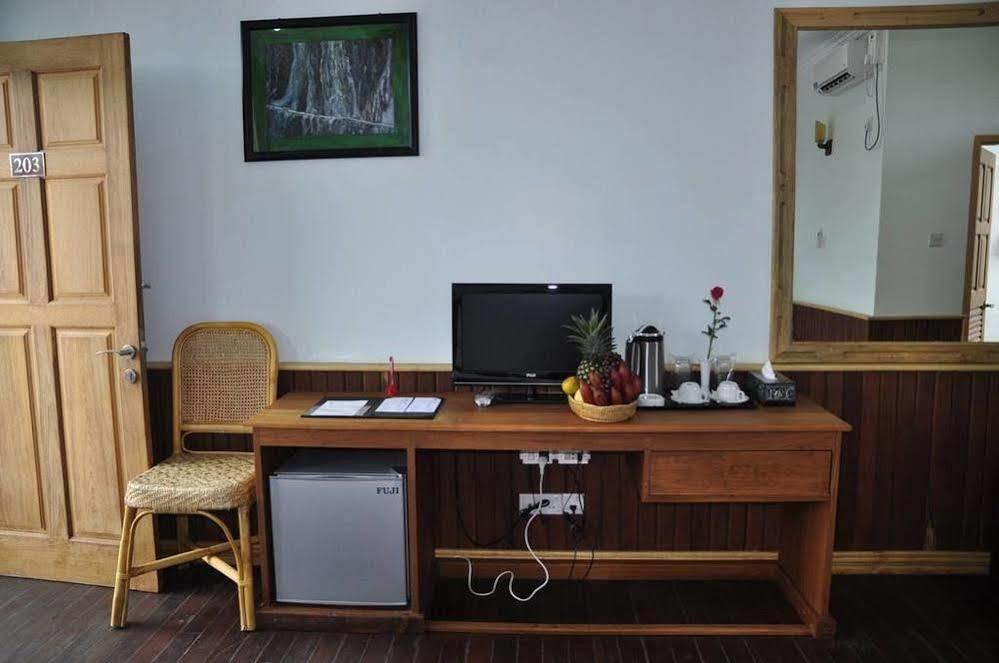 Cassiopeia Hotel Nyaung Shwe Exterior photo